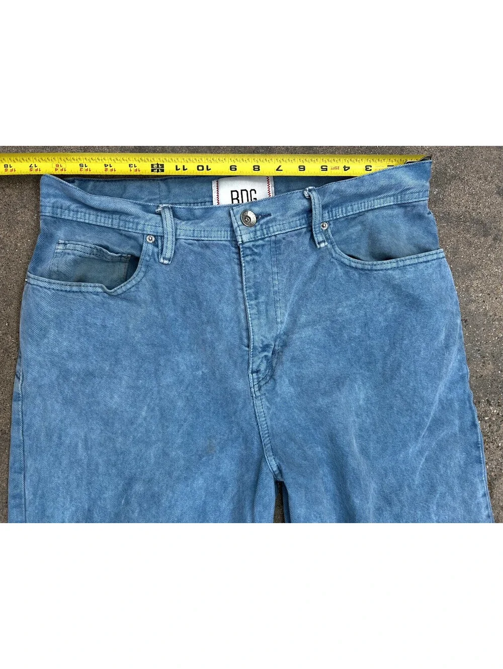 BDG Jeans Mens 32 x 34 Vintage Bow Fit Cotton Light Wash Small Orange Stain - Picture 14 of 15